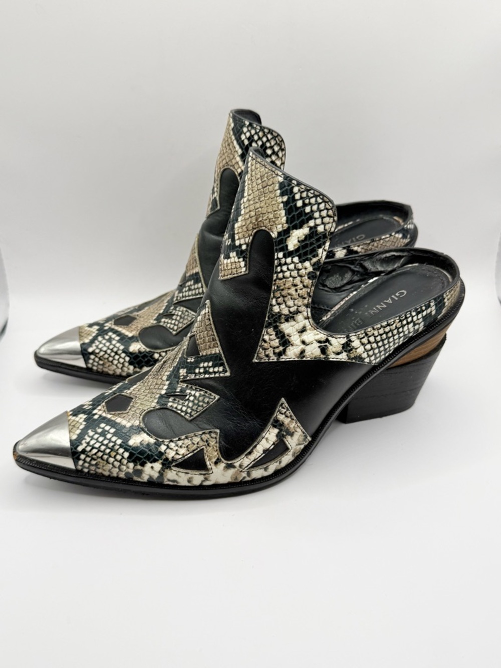 Gianni Bini Maerren Western Snake Print Mule Boots Women Size 8 Metallic DAMAGED - Picture 4 of 10
